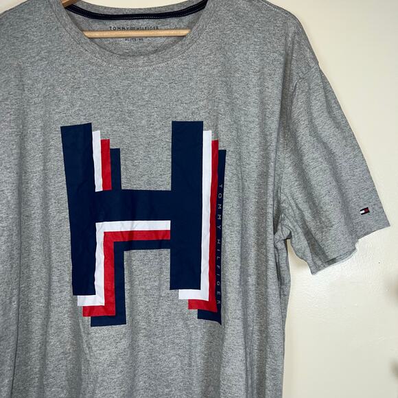 Tommy Hilfiger Men's XL Gray Graphic T-Shirt - Picture 2 of 6